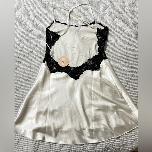 New Verge girl - lace trim backless slip dress in white Size 8 - Picture 2 of 15